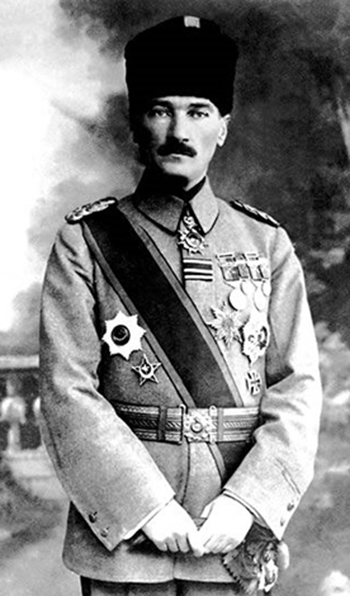 05. Osman. Mustafa. Мустафа Кемаль- паша - командующий армией. 1918.jpg
